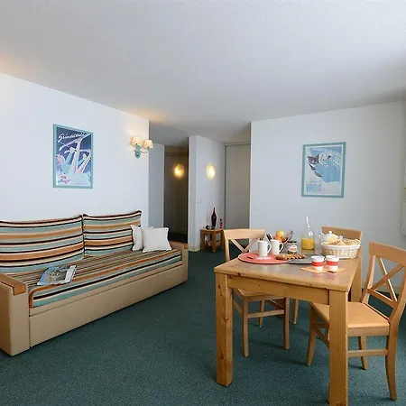 Pierre & Vacances Le Montana מלון 2*