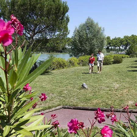 Pierre & Vacances Le Montana מלון 2*