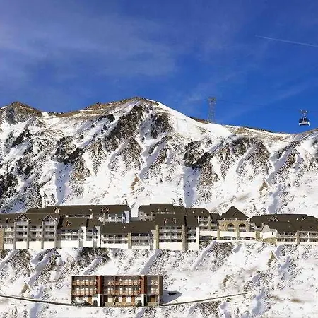 Pierre & Vacances Le Montana מלון