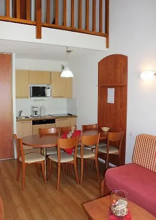 Pierre & Vacances Le Montana מלון 2*