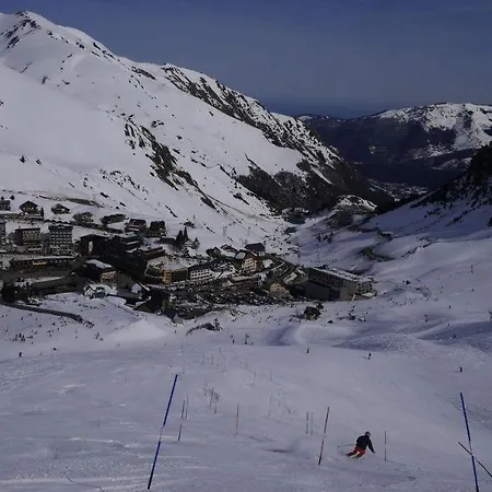 Pierre & Vacances Le Montana מלון לה מונג'י