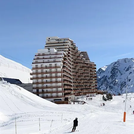 Pierre & Vacances Le Montana Hotel 2*