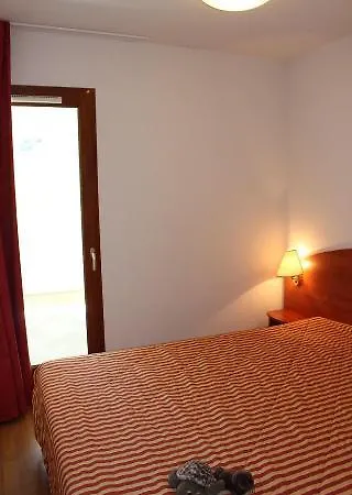 Pierre & Vacances Le Montana 호텔 2*