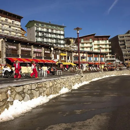 Pierre & Vacances Le Montana 2*