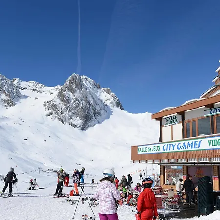 Hotel Pierre & Vacances Le Montana